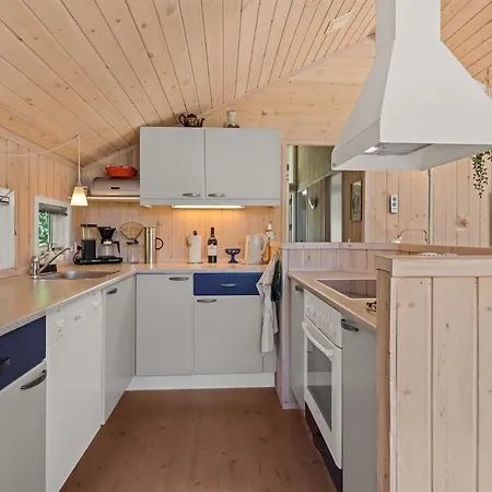 Leeve - 1-3km From The Sea By Interhome *